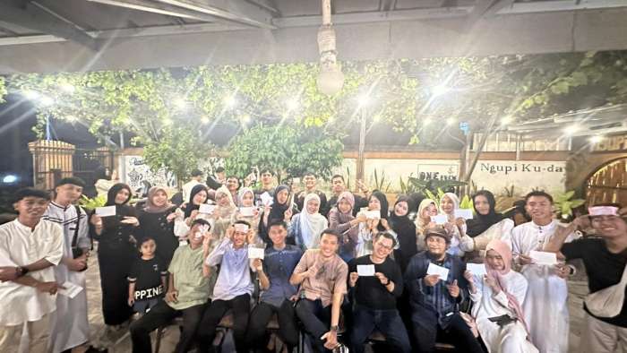 BAGI BONUS - Para Atlet Hockey (FHI) OKU gelar buka puasa bersama sekaligus berbagi bonus Porprov XV Tahun 2025 Muba di Cafe Ngupi Kudai, Selasa (17/03/206). foto ist