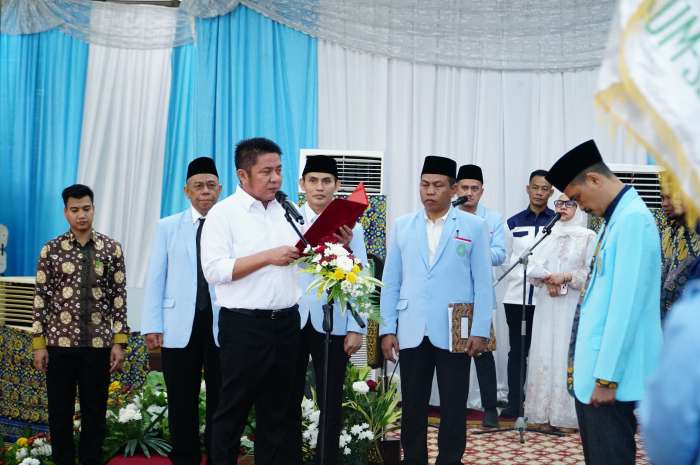 Gubernur Sumatera Selatan H Herman Deru mengukuhkan pengurus DPW BKPMRI Sumsel Periode 2025-2030 di Griya Agung, Kamis, 8 Mei 2025.