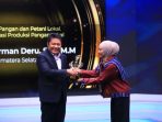 Gubernur Sumatera Selatan H. Herman Deru, saat menerima penghargaan POTY 2025 dari Metro TV. foto ist Gubernur Sumatera Selatan H. Herman Deru, saat menerima penghargaan POTY 2025 dari Metro TV. foto ist